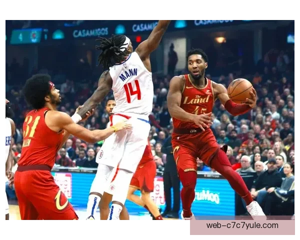 加兰加盟快船助力小卡轻松飞跃